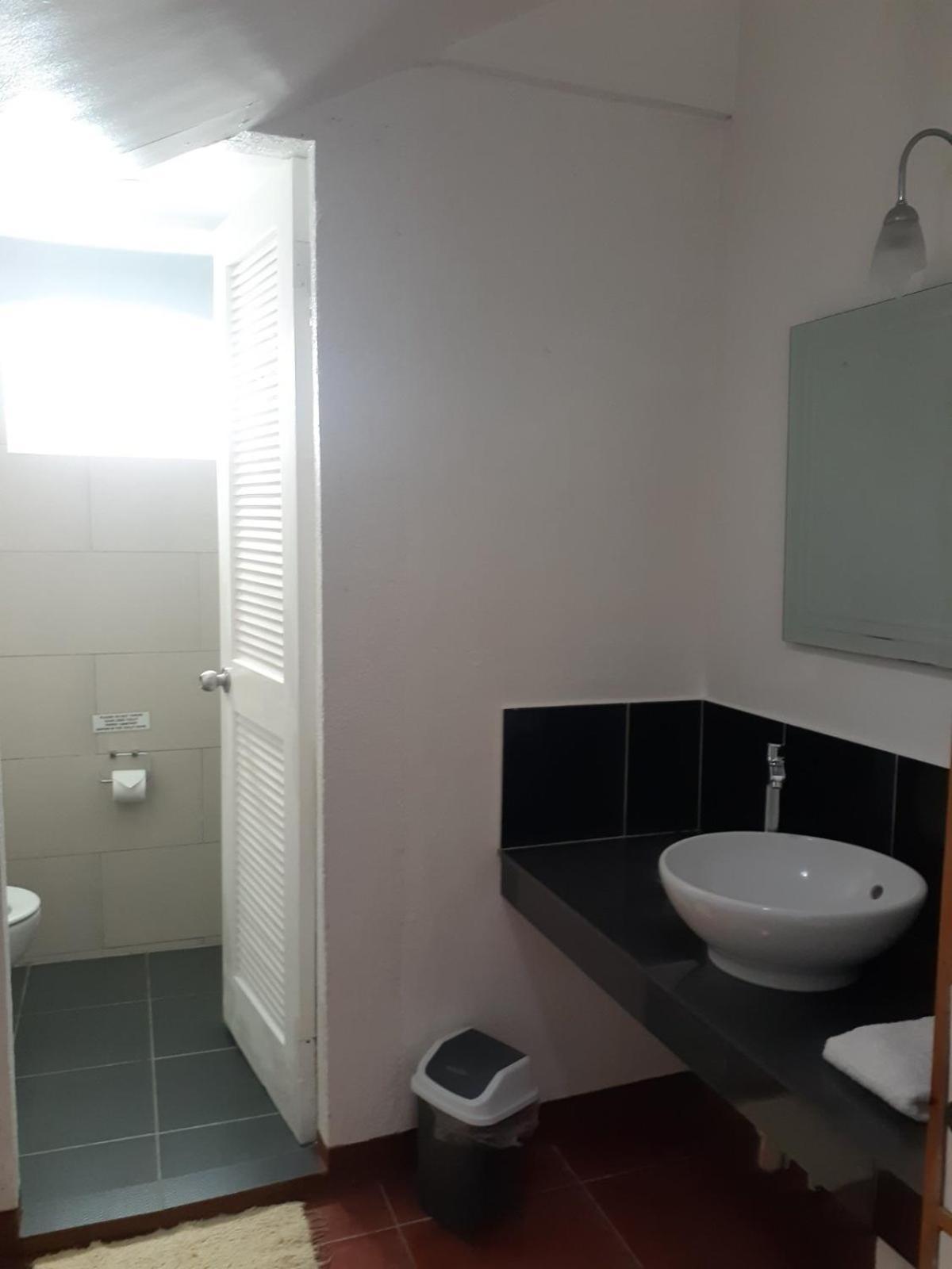 Bluewaves Beach House Balabag  Екстер'єр фото