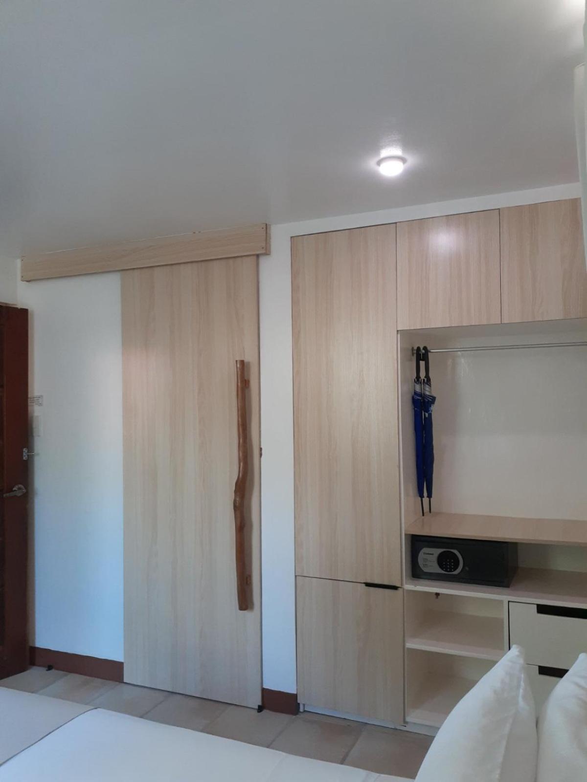 Bluewaves Beach House Balabag  Екстер'єр фото
