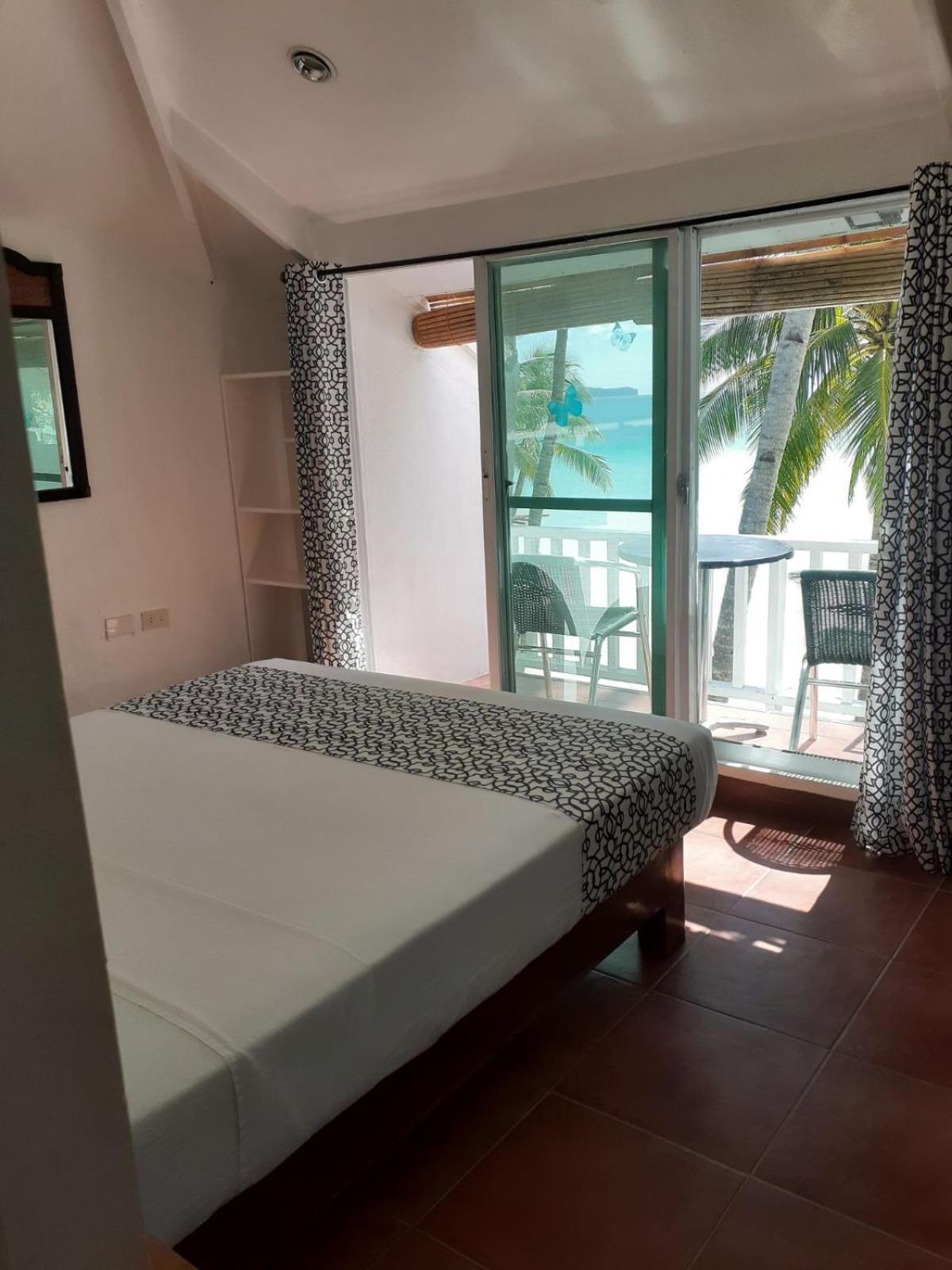 Bluewaves Beach House Balabag  Екстер'єр фото