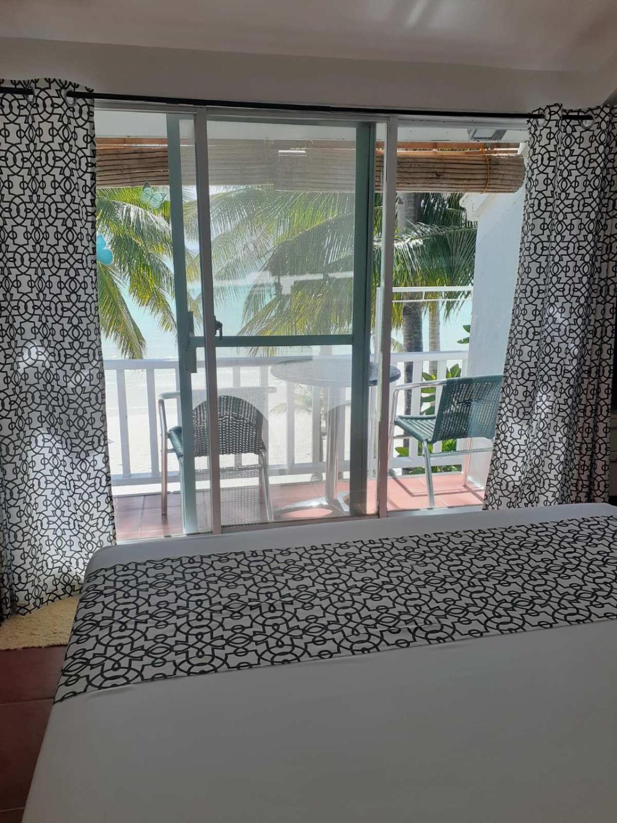 Bluewaves Beach House Balabag  Екстер'єр фото