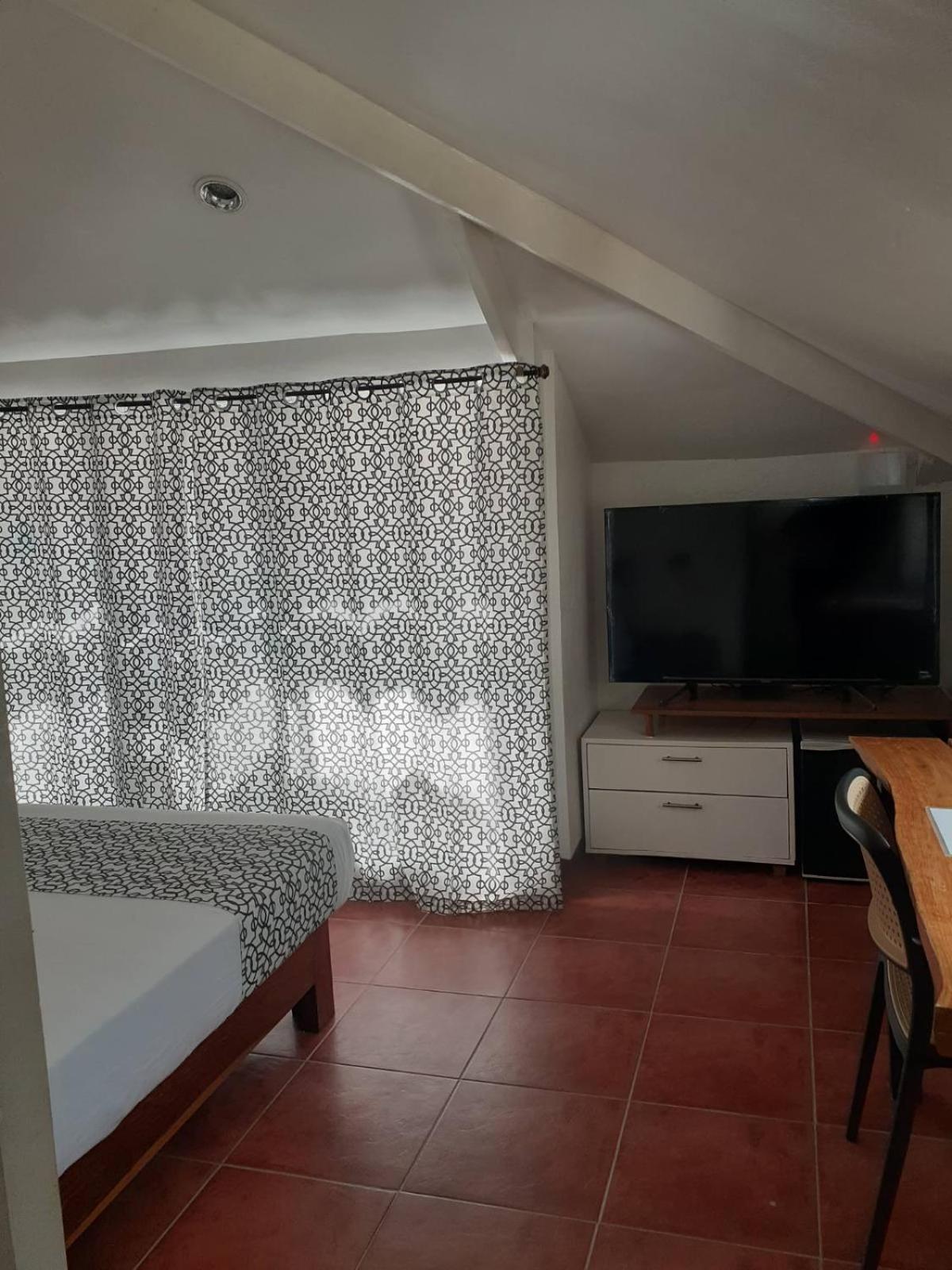 Bluewaves Beach House Balabag  Екстер'єр фото