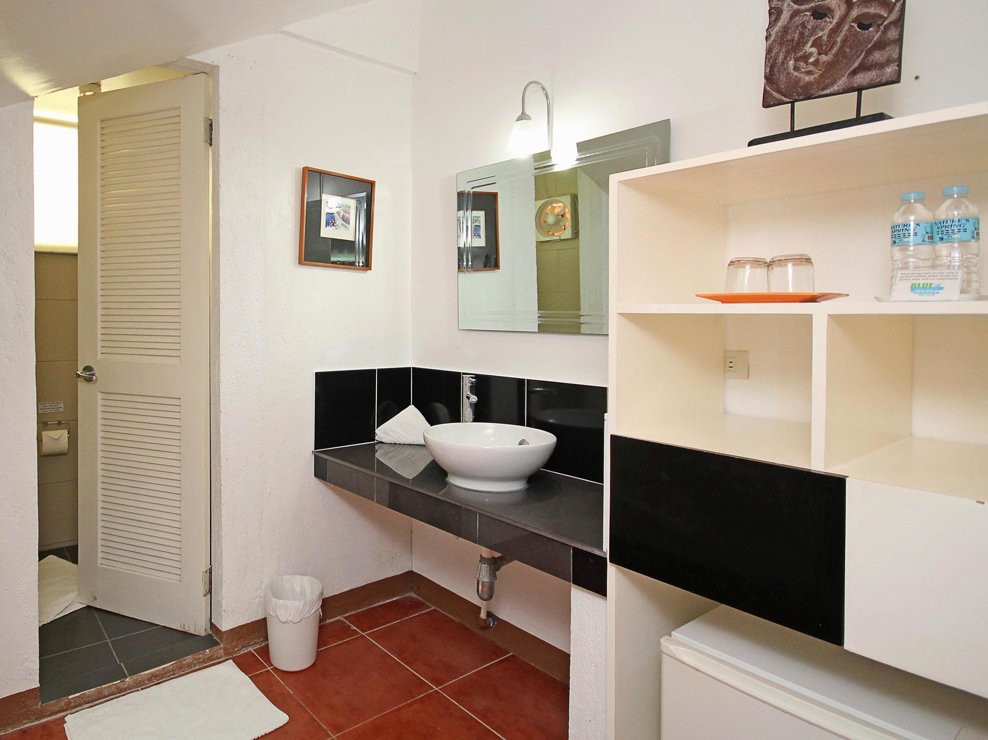 Bluewaves Beach House Balabag  Екстер'єр фото