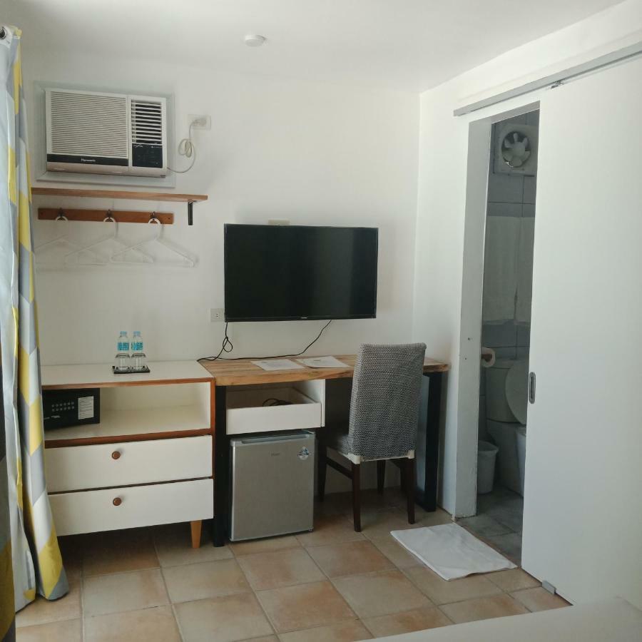 Bluewaves Beach House Balabag  Екстер'єр фото